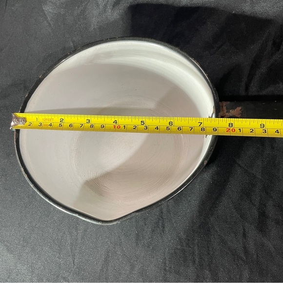 Vintage Blue and White Enamel sauce pan - Picture 4 of 6